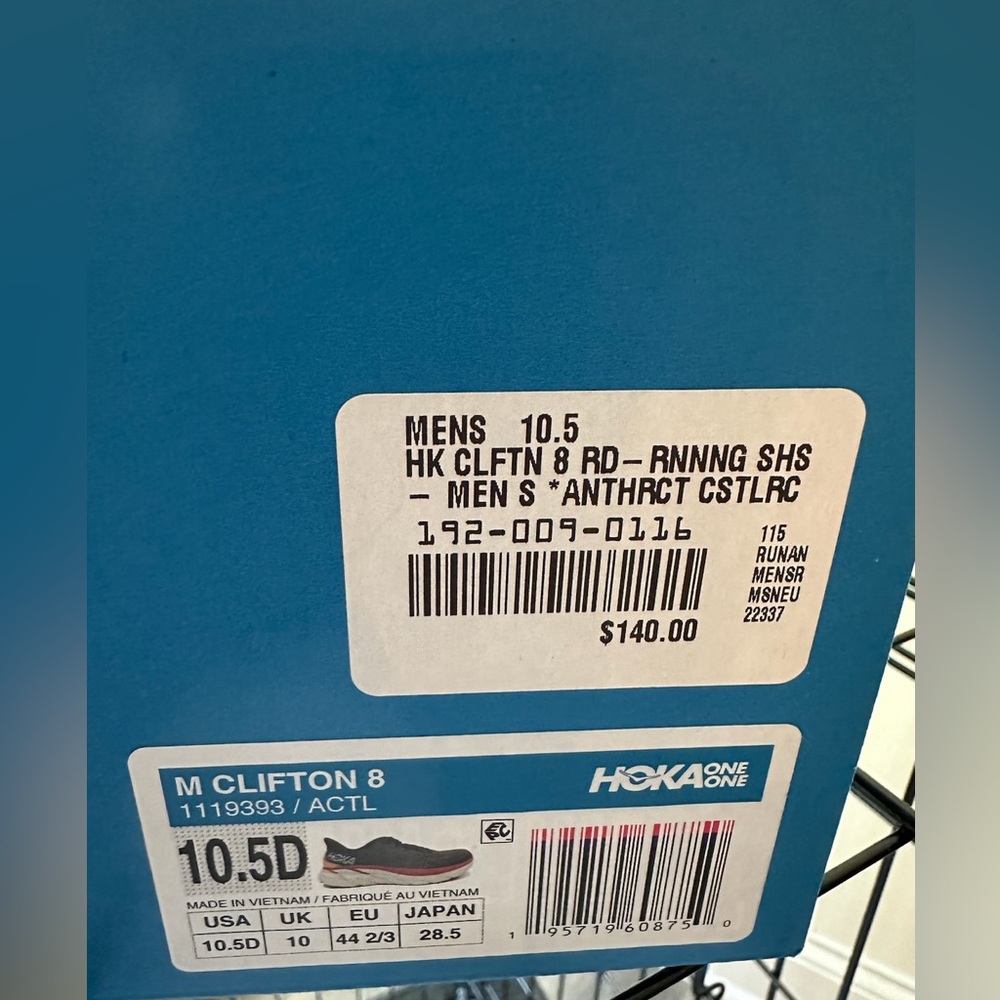 NEW Men’s Clifton 8 Hokas